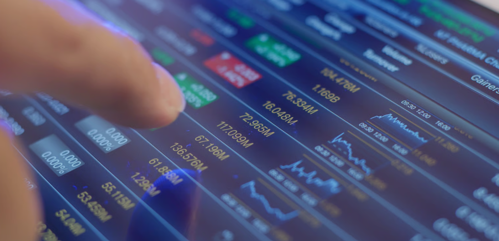 How to Pick Stocks Without Guessing: A Beginner Framework That Makes Sense